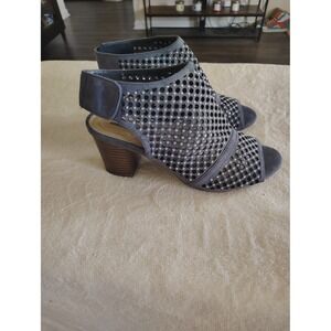 Kim Rogers Susie Blue Perforated Studded Peep Toe Block Heel Booties Size 8M